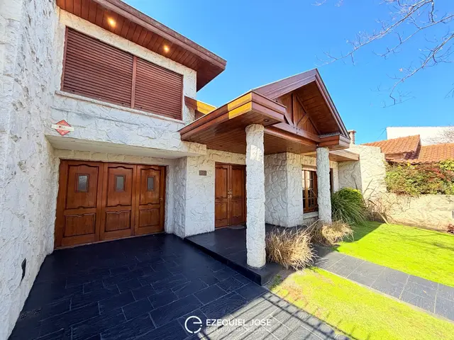 Casa de 3 ambientes en venta en Punta Mogotes