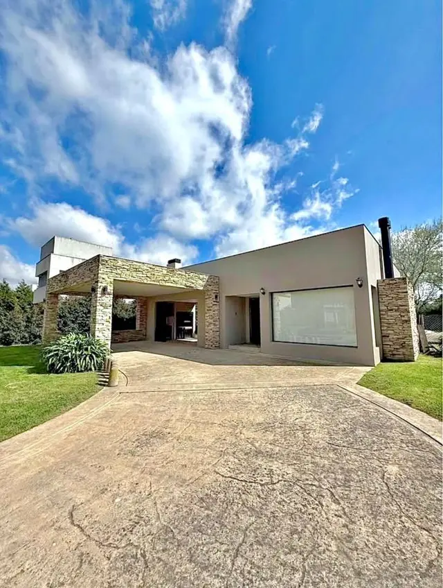 Casa de 4 ambientes en venta en Centro