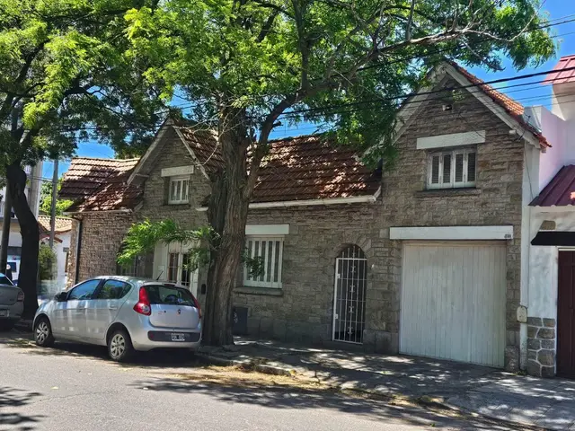 Casa de 4 ambientes en venta en NUEVA POMPEYA