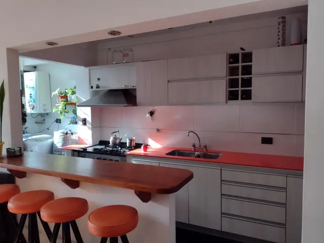 Departamento de 4 ambientes en venta en LA PERLA