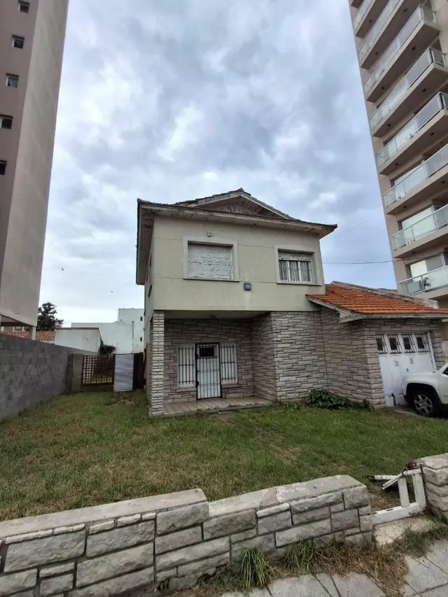 Casa de 4 ambientes en venta en PUNTA MOGOTES