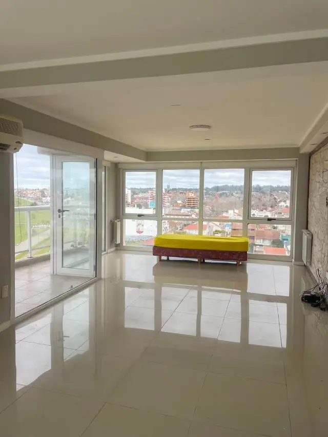 Departamento de 4 ambientes en venta en PUNTA MOGOTES