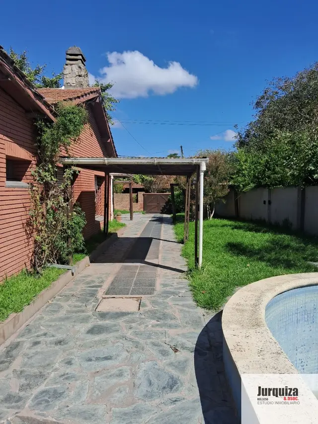Casa de 4 ambientes en venta en LOPEZ DE GOMARA