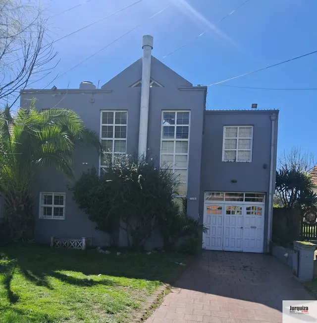 Casa de 5 ambientes en venta en CONSTITUCION