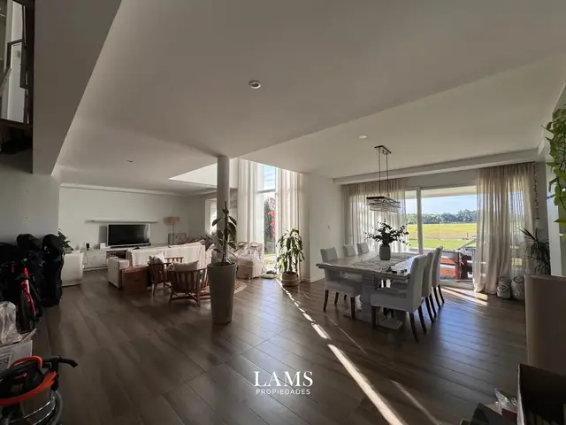 Casa de 5 ambientes en alquiler en Arenas del Sur