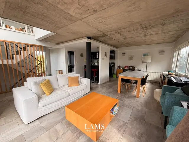Casa de 4 ambientes en venta en SANTA MONICA
