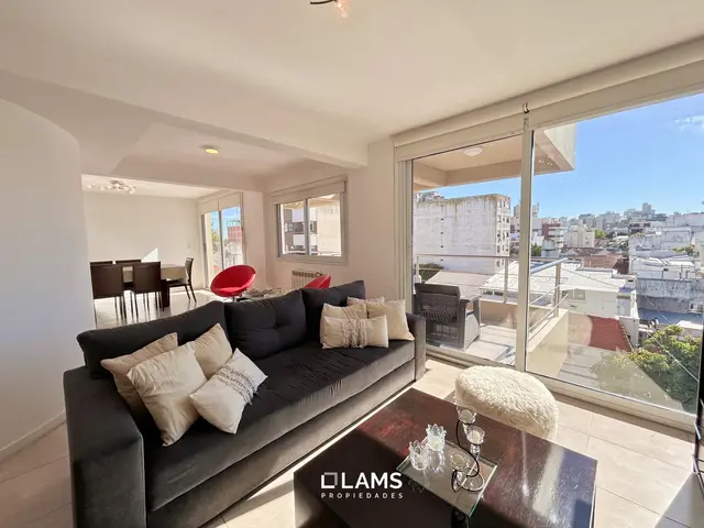 Departamento de 4 ambientes en venta en ESTACION TERMINAL (ALDREY)