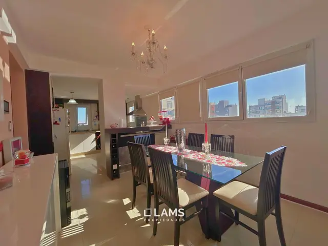 Departamento de 4 ambientes en venta en Centro