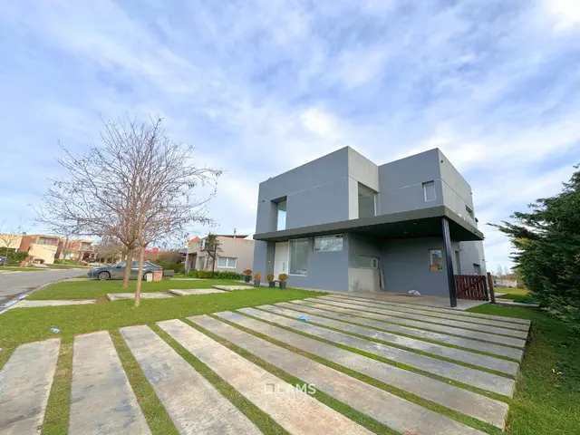 Casa de 5 ambientes en venta en Mar del Plata