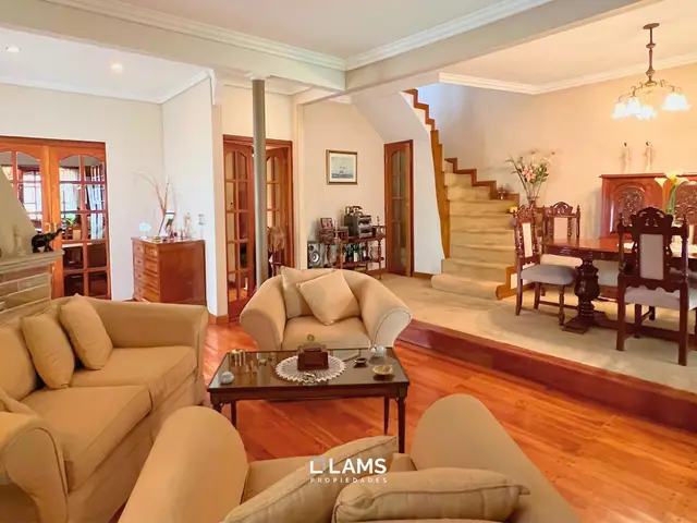 Departamento de 4 ambientes en venta en PRIMERA JUNTA