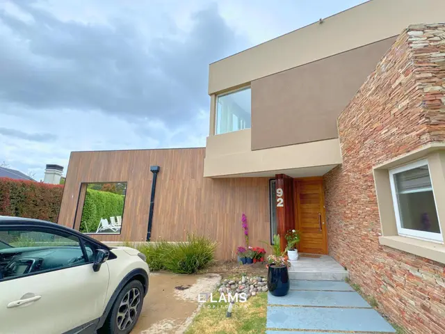 Casa de 4 ambientes en alquiler en Rumencó