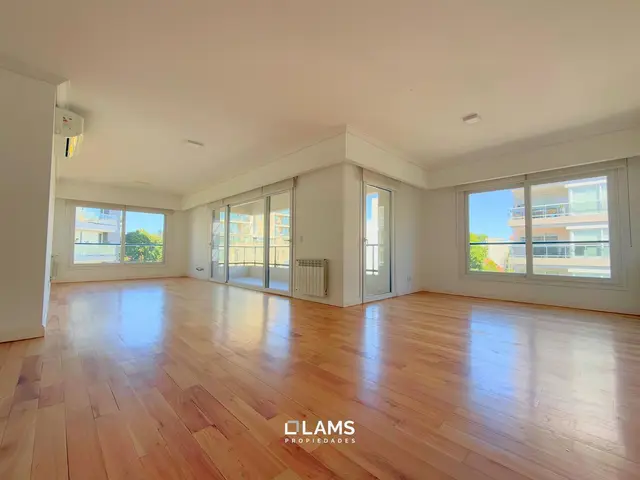 Departamento de 4 ambientes en venta en GENERAL ROCA