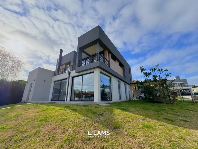 Casa de 4 ambientes en venta en Mar del Plata