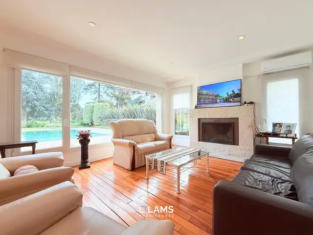 Casa de 6 ambientes en venta en VILLA LOURDES
