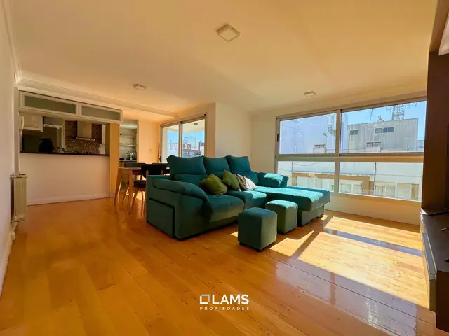 Departamento de 3 ambientes en venta en Centro