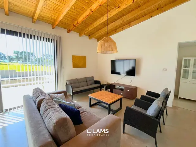 Casa de 3 ambientes en venta en Playa Chapadmalal