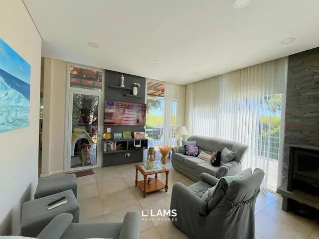 Casa de 4 ambientes en venta en Playa Chapadmalal