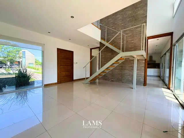 Casa de 5 ambientes en alquiler en Mar del Plata
