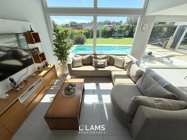Casa de 5 ambientes en alquiler en Arenas del Sur