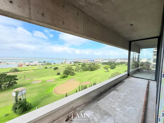 Departamento de 4 ambientes en venta en Playa Grande