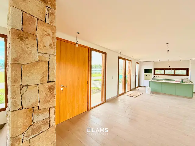 Casa de 4 ambientes en alquiler en Arenas Chico