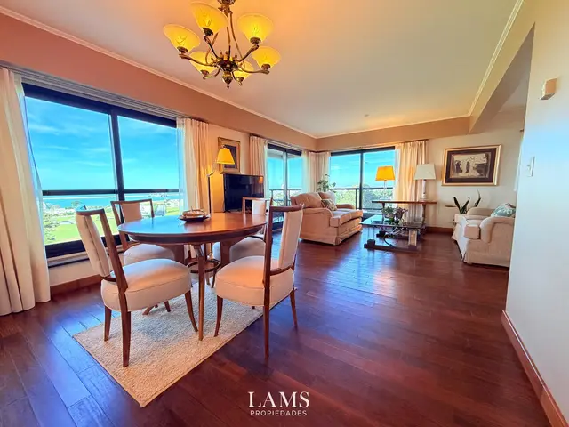 Departamento de 3 ambientes en alquiler en Playa Grande