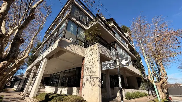 Departamento de 3 ambientes en venta en LOS TRONCOS