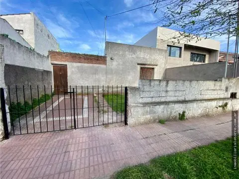 Casa de 2 ambientes en venta en PARQUE LURO