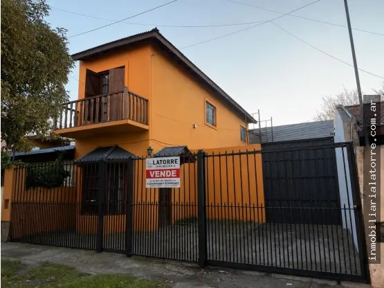 Casa de 2 ambientes en venta en LOS PINARES