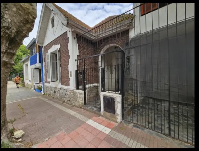 Casa de 4 ambientes en venta en LA PERLA