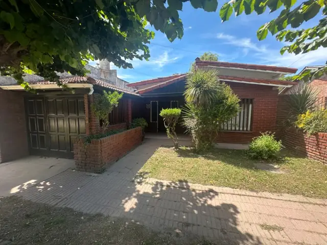 Casa de 4 ambientes en venta en MALVINAS ARGENTINAS