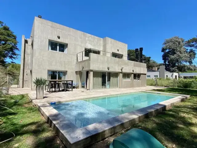 Casa de 5 ambientes en venta en Mar del Plata