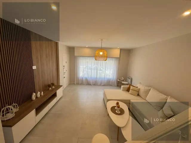 Departamento de 5 ambientes en venta en ESTACION TERMINAL (ALDREY)