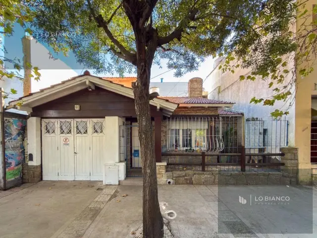 Casa de 3 ambientes en venta en LA PERLA