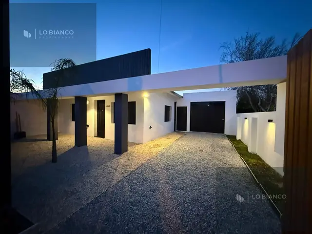 Casa de 2 ambientes en venta en LOS PINARES