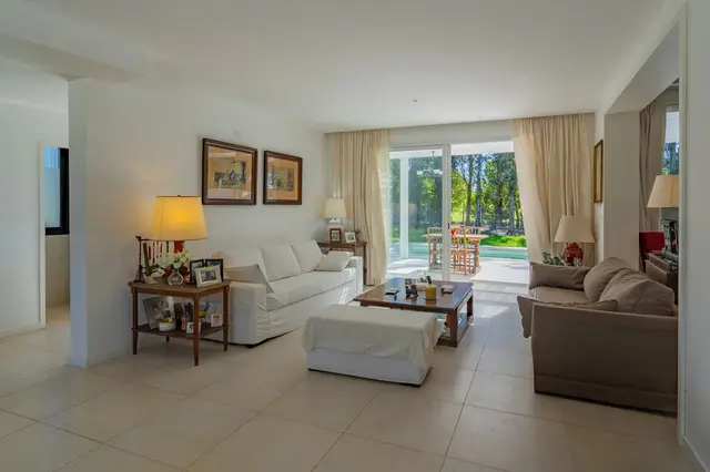 Casa de 3 ambientes en venta en Las Prunas
