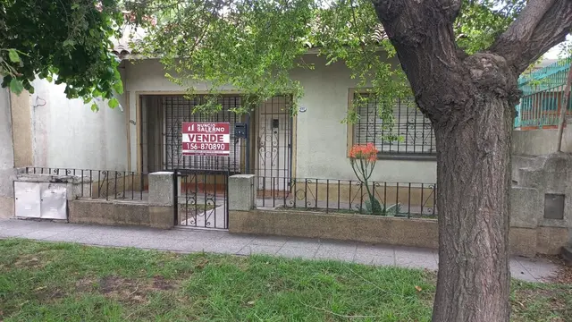 Casa de 2 ambientes en venta en VILLA LOURDES