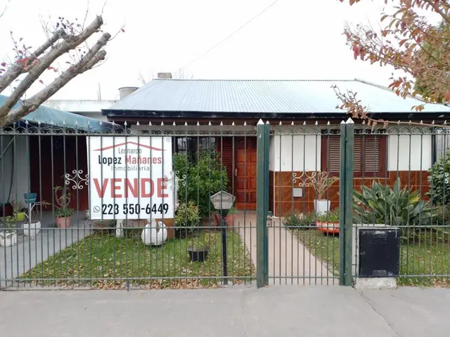 Casa de 3 ambientes en venta en AEROPARQUE