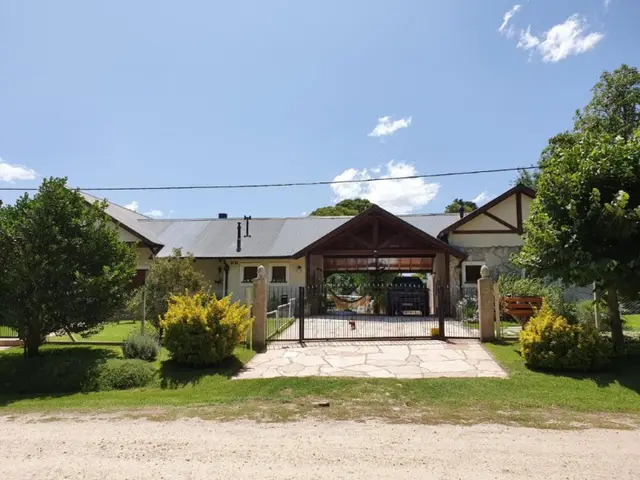 Casa de 4 ambientes en venta en SIERRA DE LOS PADRES