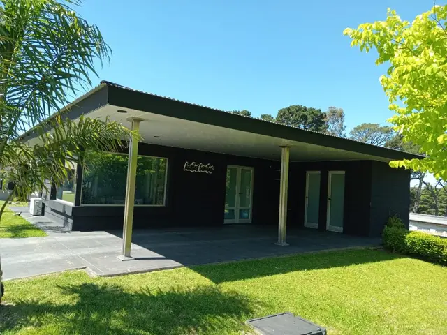 Casa de 4 ambientes en venta en LA GLORIA DE LA PEREGRINA