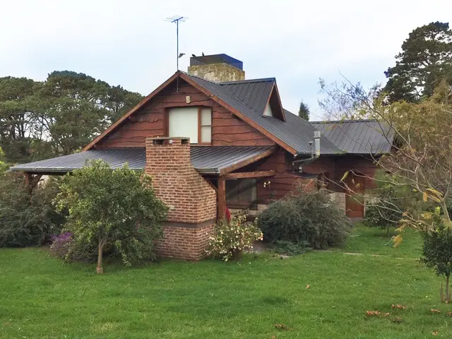 Casa de 4 ambientes en venta en SIERRA DE LOS PADRES