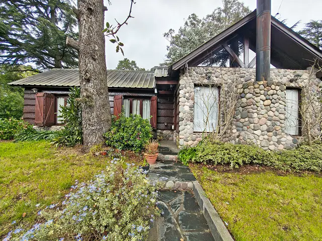 Casa de 4 ambientes en venta en Sierra de los Padres
