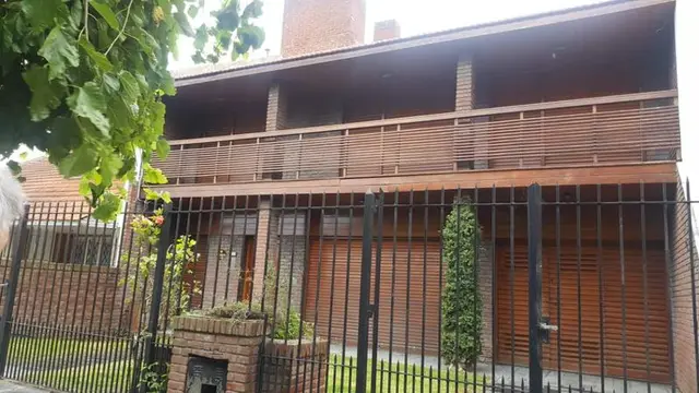Casa de 4 ambientes en venta en SANTA MONICA