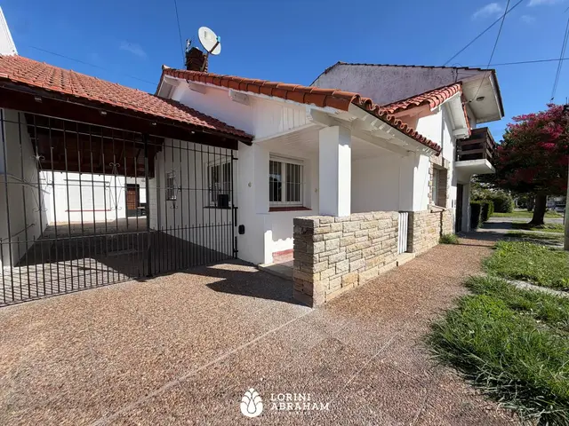 Casa de 2 ambientes en venta en Las Avenidas
