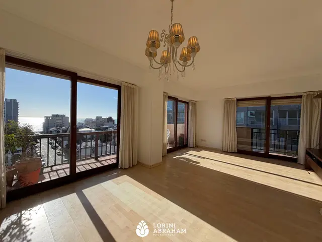 Departamento de 4 ambientes en venta en LA PERLA