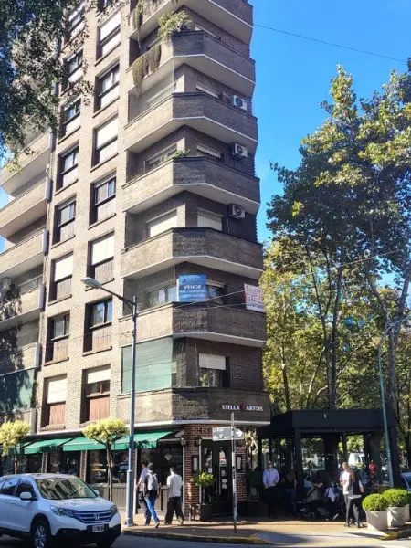 Local de 4 ambientes en venta en Centro