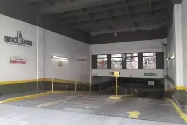 Cochera en venta en Área Centro