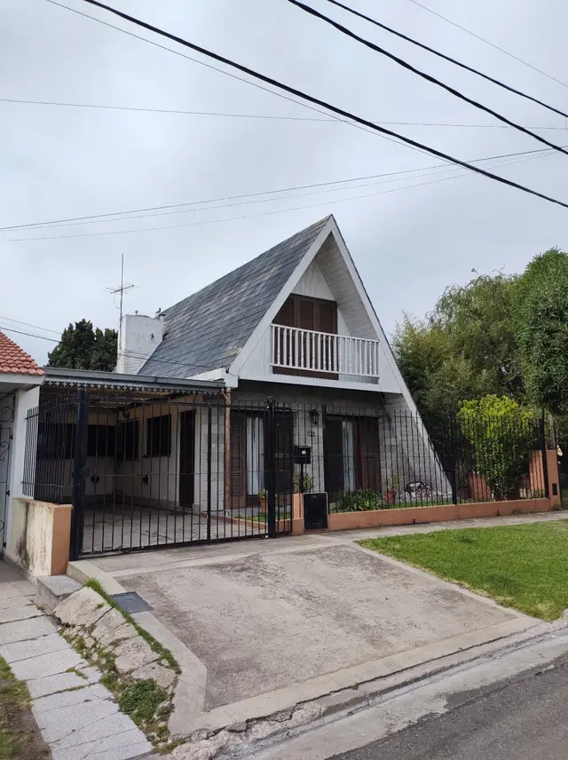 Casa de 4 ambientes en venta en PUNTA MOGOTES