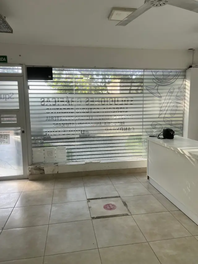 Local de 2 ambientes en venta en DIVINO ROSTRO
