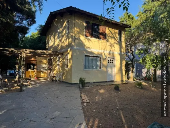 Casa de 2 ambientes en venta en LOS ACANTILADOS